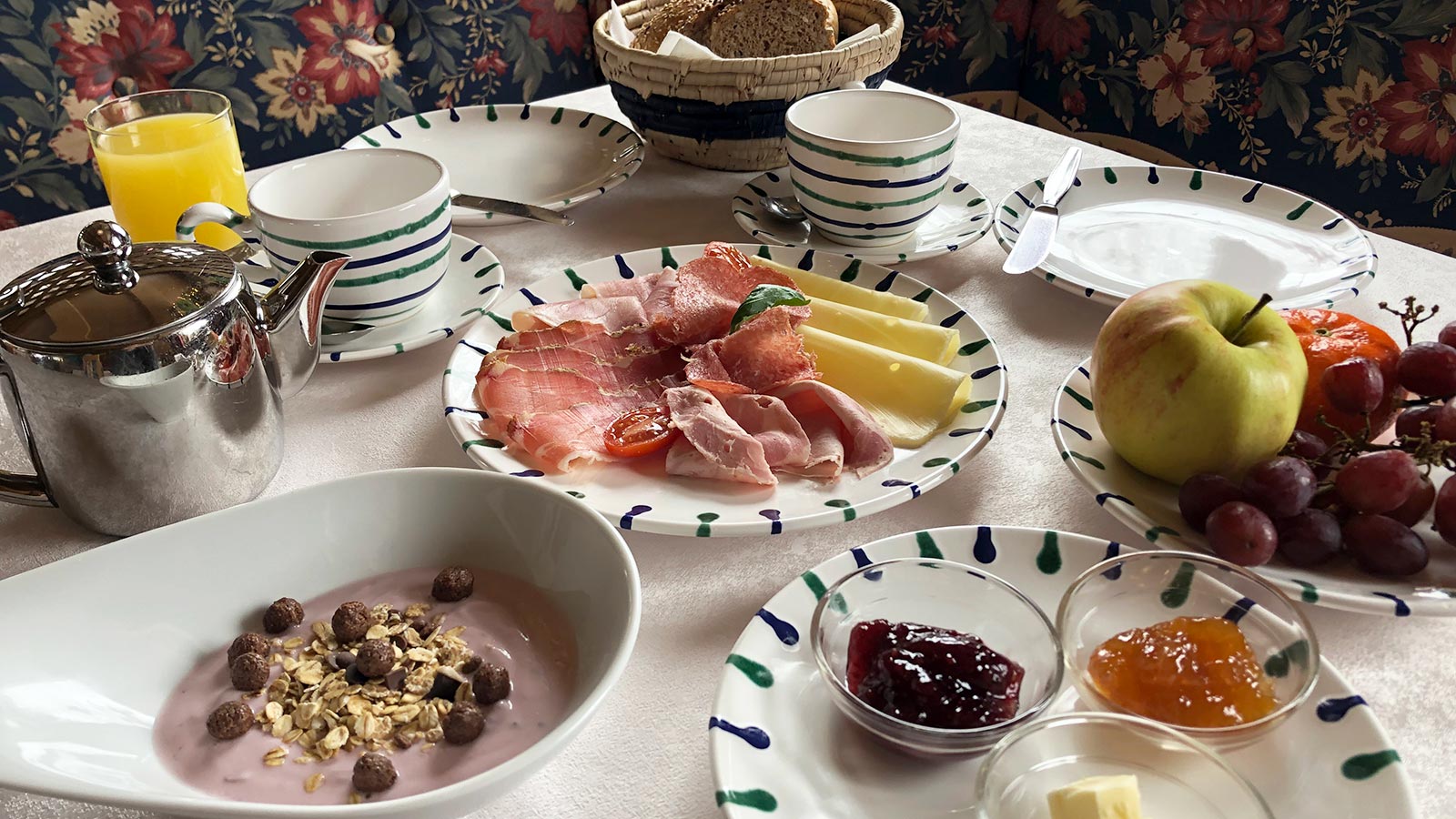 Ein Tischset für das Frühstück im Hotel in Vals